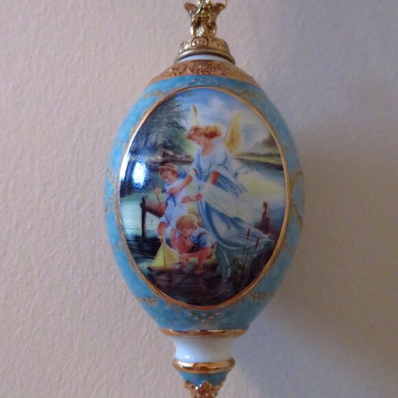 3 Bradford Editions Heirloom Ornaments ‘Guiding the way " Angels Porcelain 1999 - Picture 3 of 10